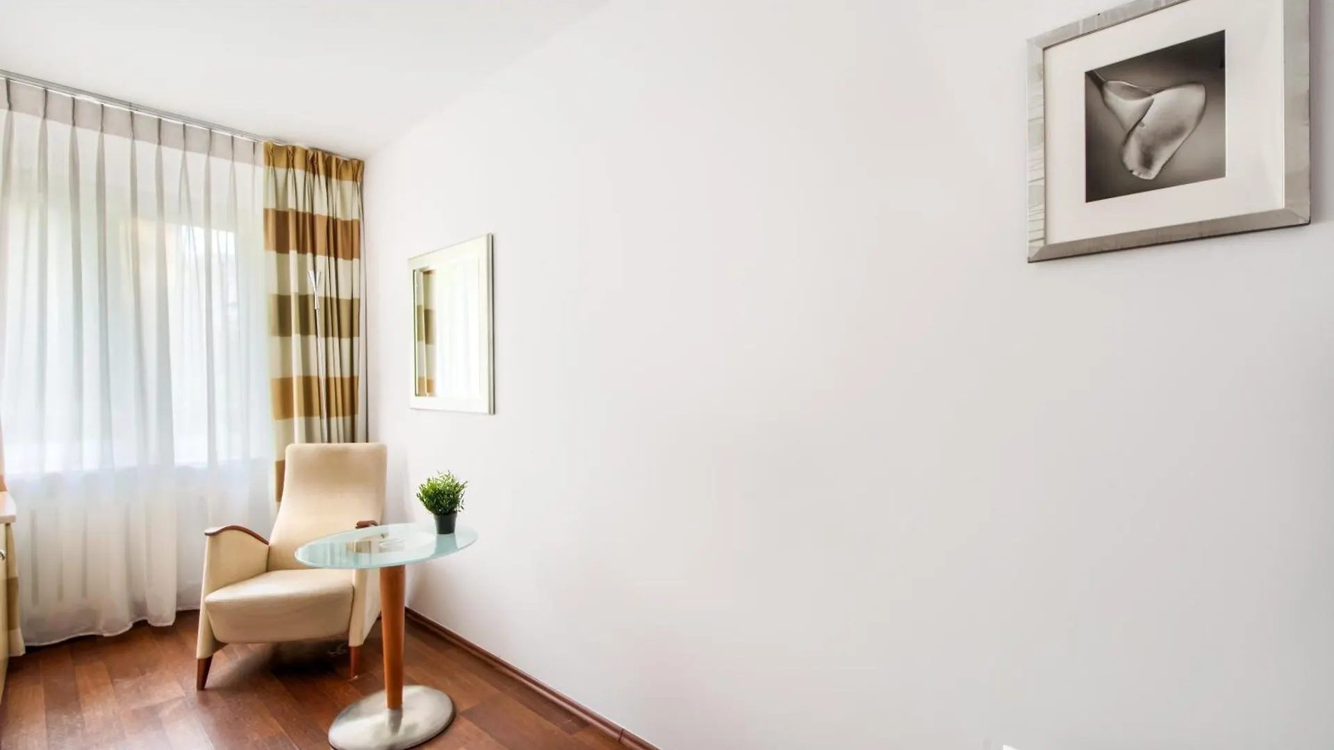 Homestay 404 Rooms Ursynow Warsaw Poland